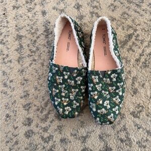TOMS Women's Green Koala bear  Loafers